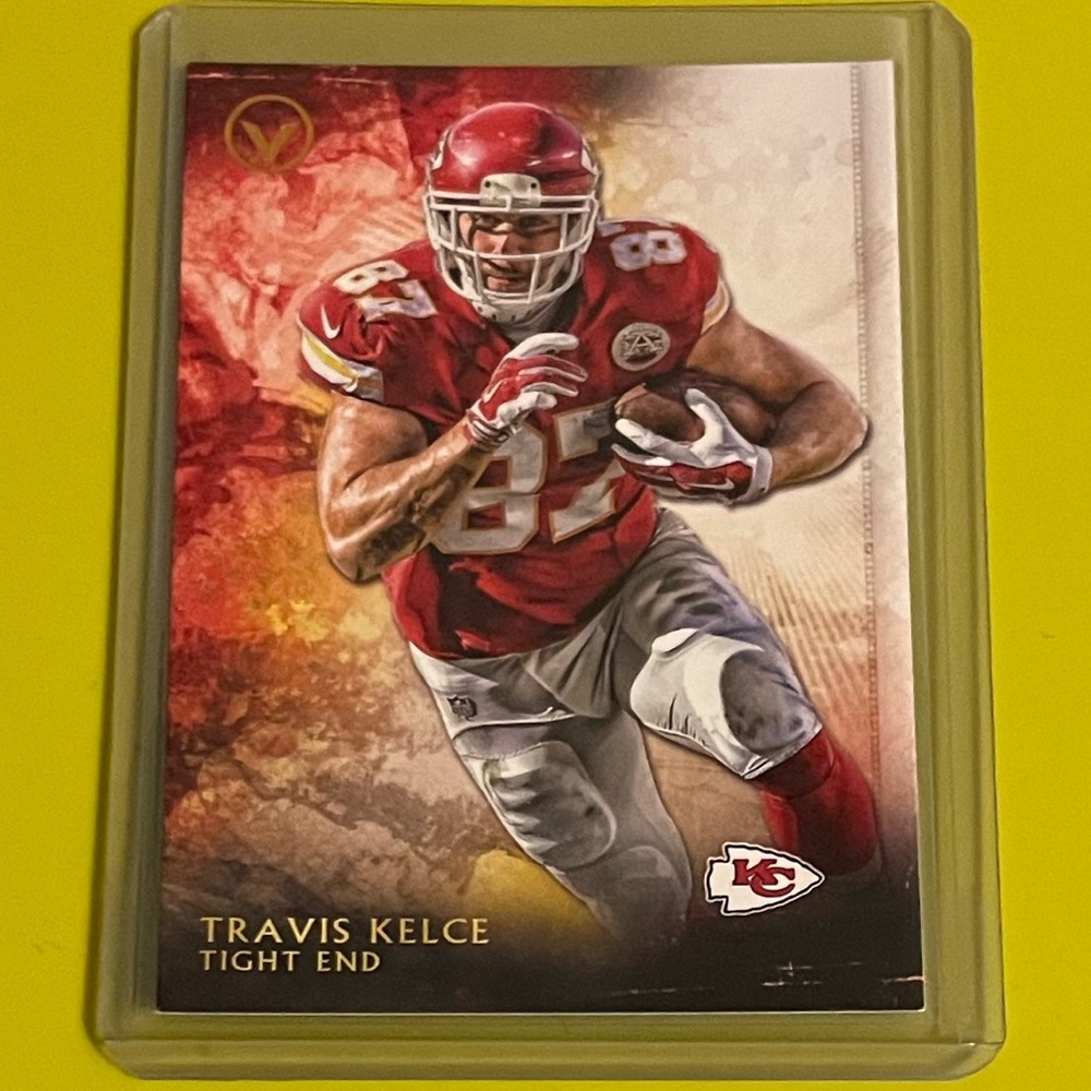 Travis Kelce #157 2015 Topps Valor Football Trading Card